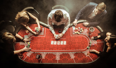 Play through the website or mobile phone. The full flavor from online baccarat